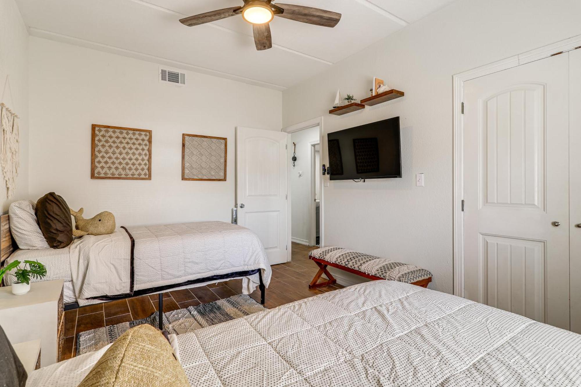 Luxe South Padre Condo With Pool - Walk To Beach! Саут Падре Алънд Екстериор снимка