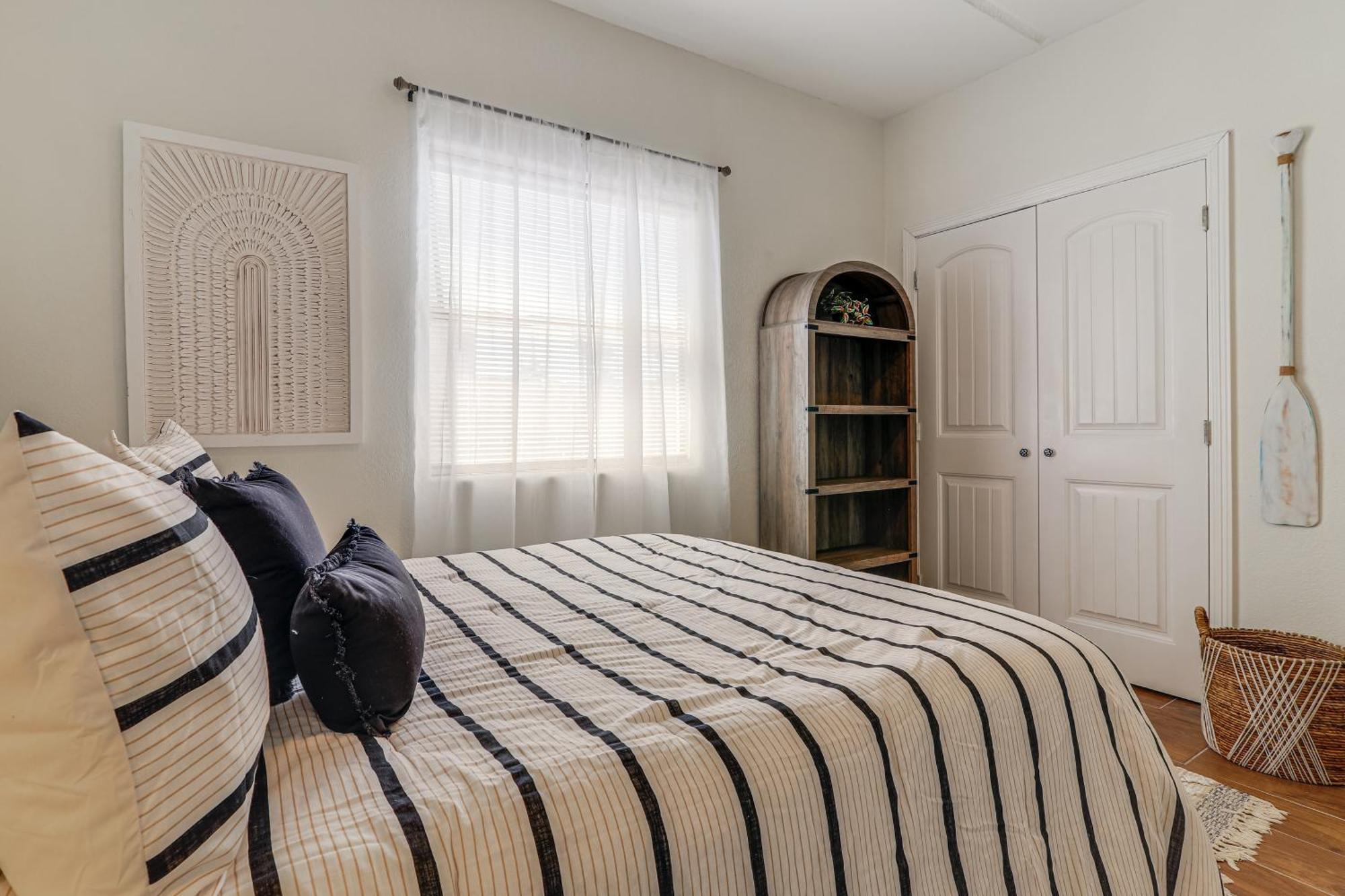 Luxe South Padre Condo With Pool - Walk To Beach! Саут Падре Алънд Екстериор снимка
